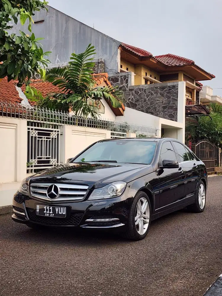 Mercedes Benz C300 Avantgarde Panoramic 2012