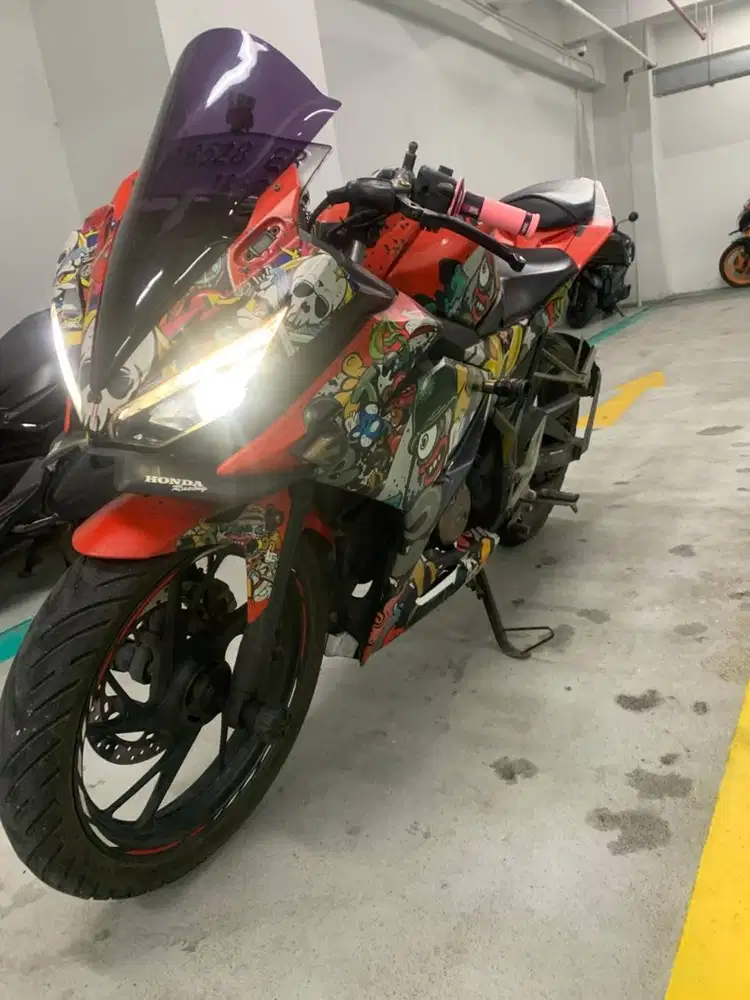 Honda CBR 150 R sudah di Decall seharga 2 jt