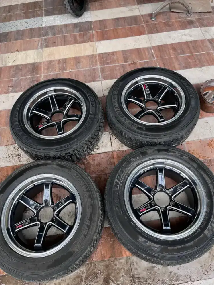 Velg samlong ring 18 pcd 6x139,7 ban 265/60 R18 Fortuner pajero