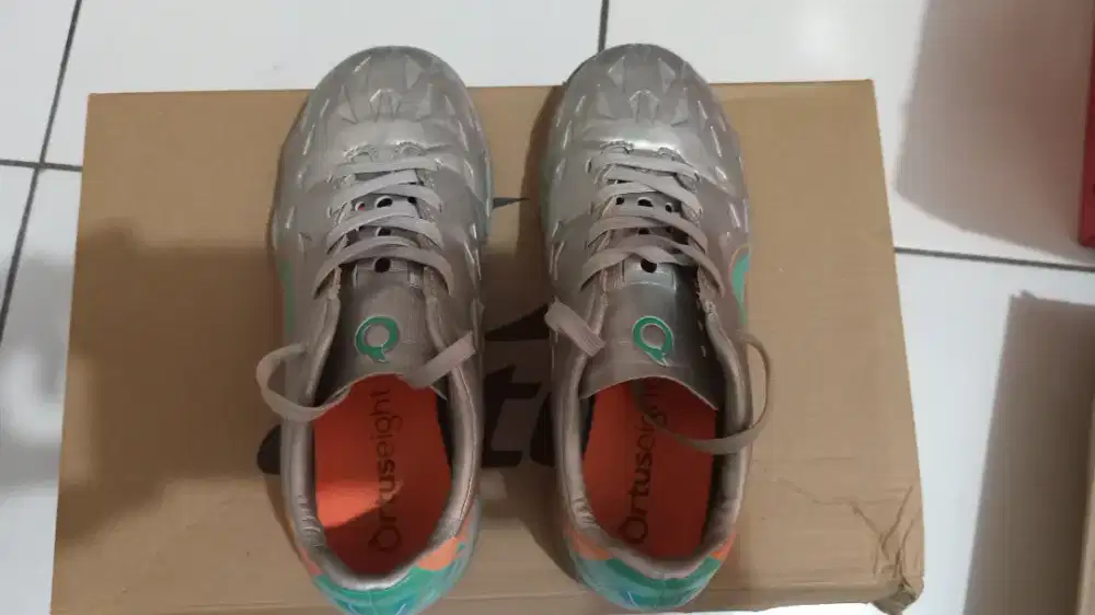 Dijual Sepatu Badminton Anak & Futsal Nego Tipis