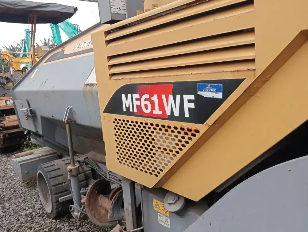 Asphalt finisher 6 meter Mitsubishi MF61WF Import 2025