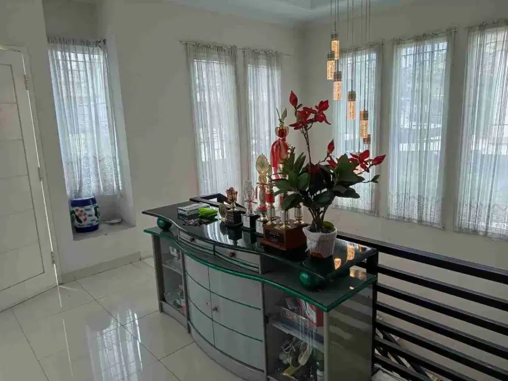 JUAL CEPAT TERMURAH RUMAH TAMAN PATTAYA LIPPO KARAWACI LUAS 180M2 LANTAI MARMER