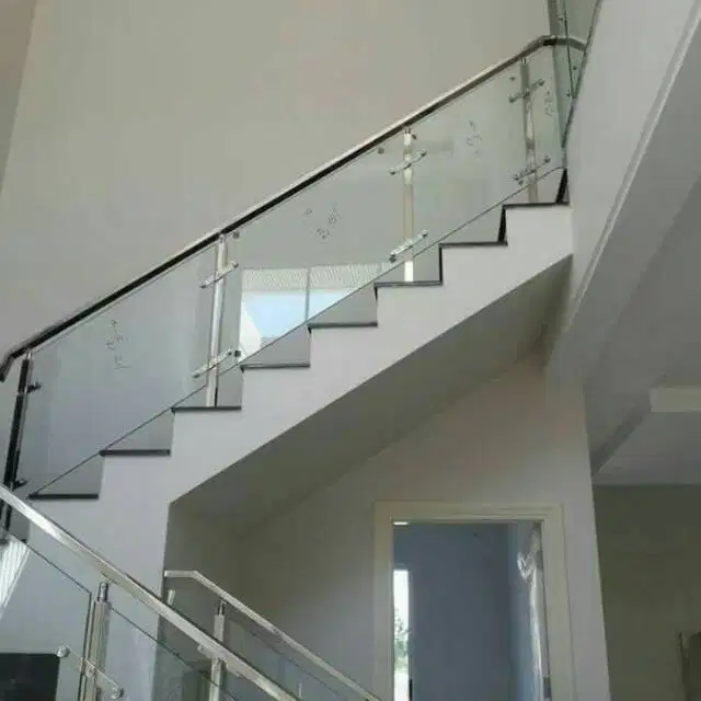 Railing Tangga Besi Kokoh Model Minimalis