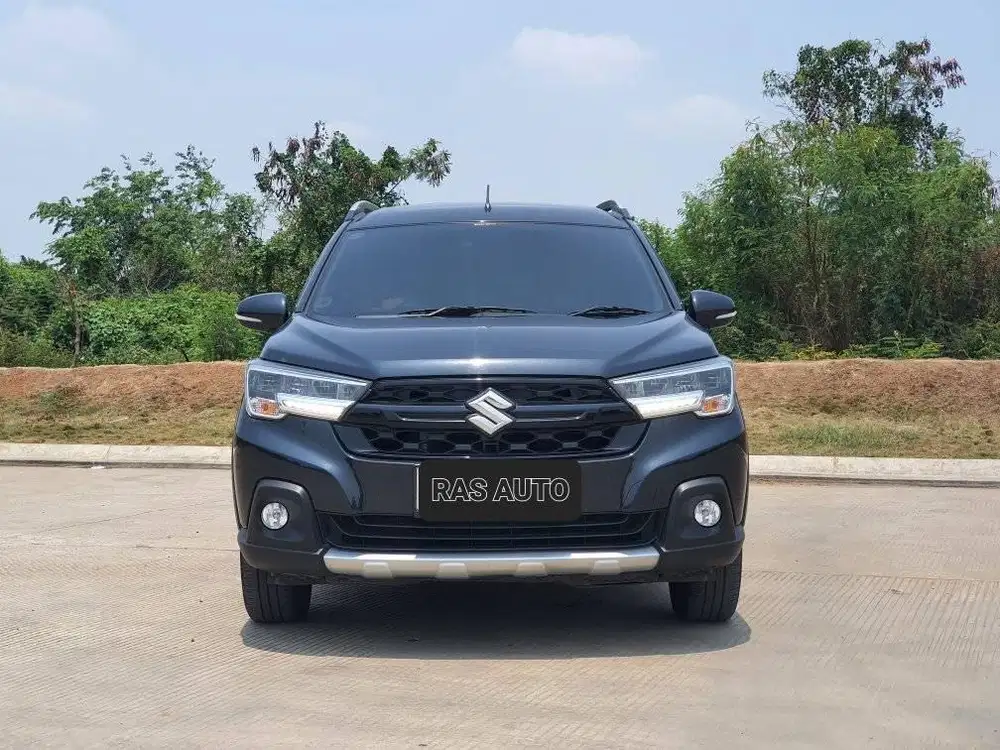 Suzuki XL7 1.5 Alpha HYBRID AT 2024 Hitam