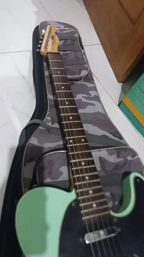 Gitar fender tekecaster, dan ampli