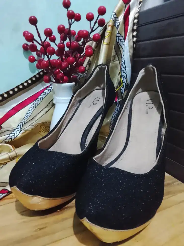 Sepatu high heels