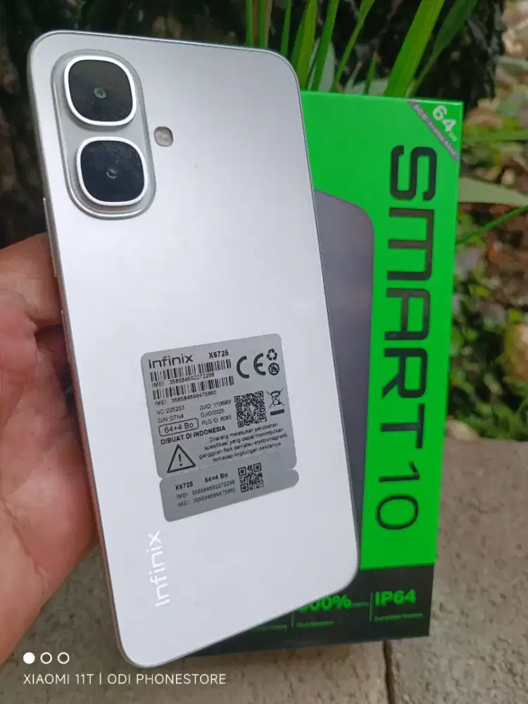 Infinix smart 10 4+4/64 mulus seperti baru dan lengkap mesin segel