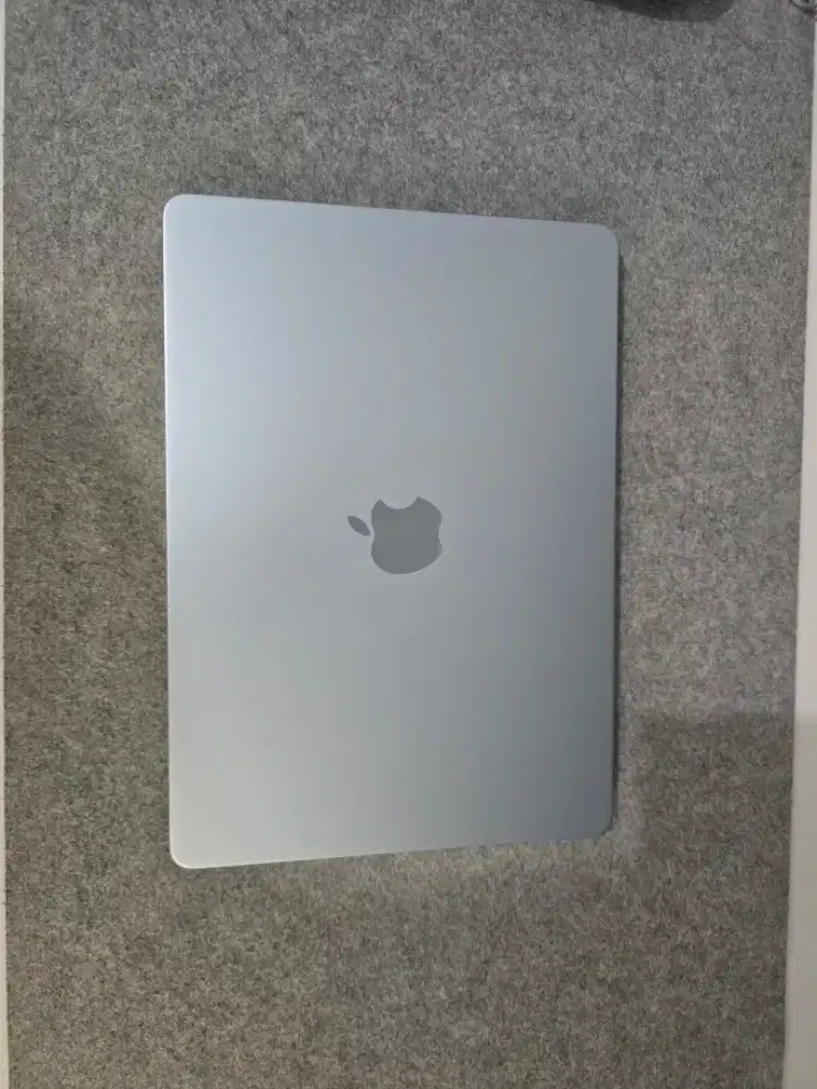 Macbook air m4 16/256 garansi resmi on warna blue