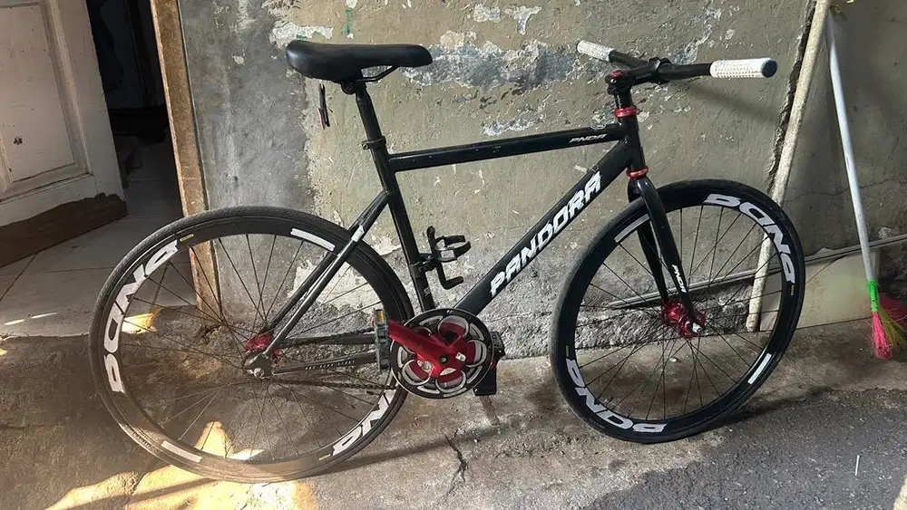 Fixie Pandora hitam