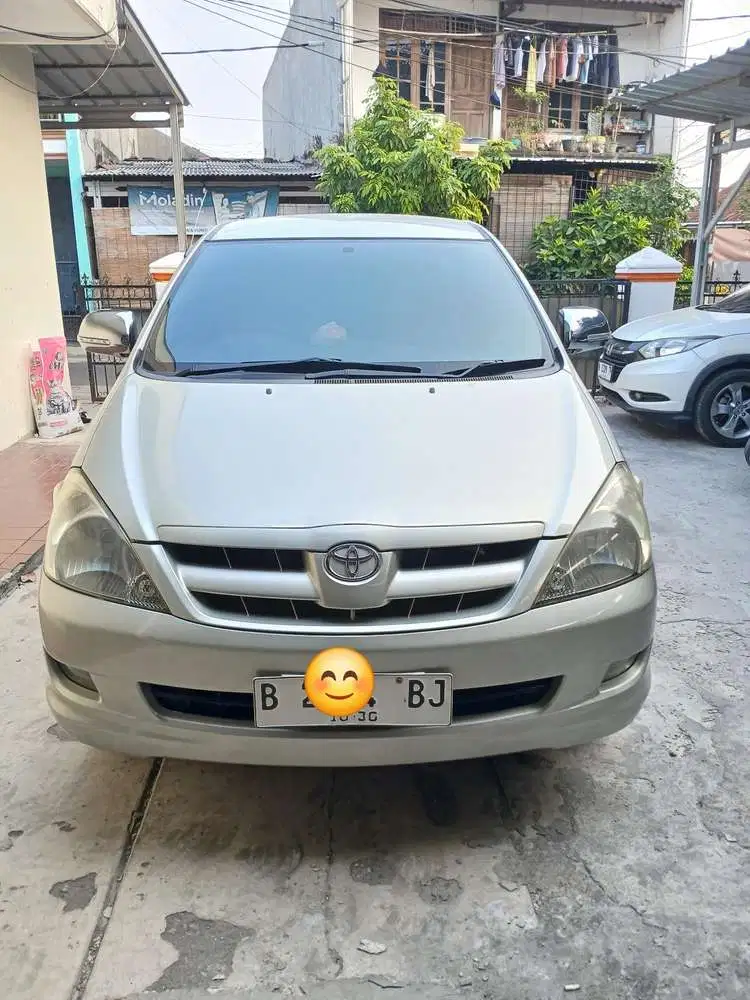 Toyota Kijang Innova 2005 Bensin