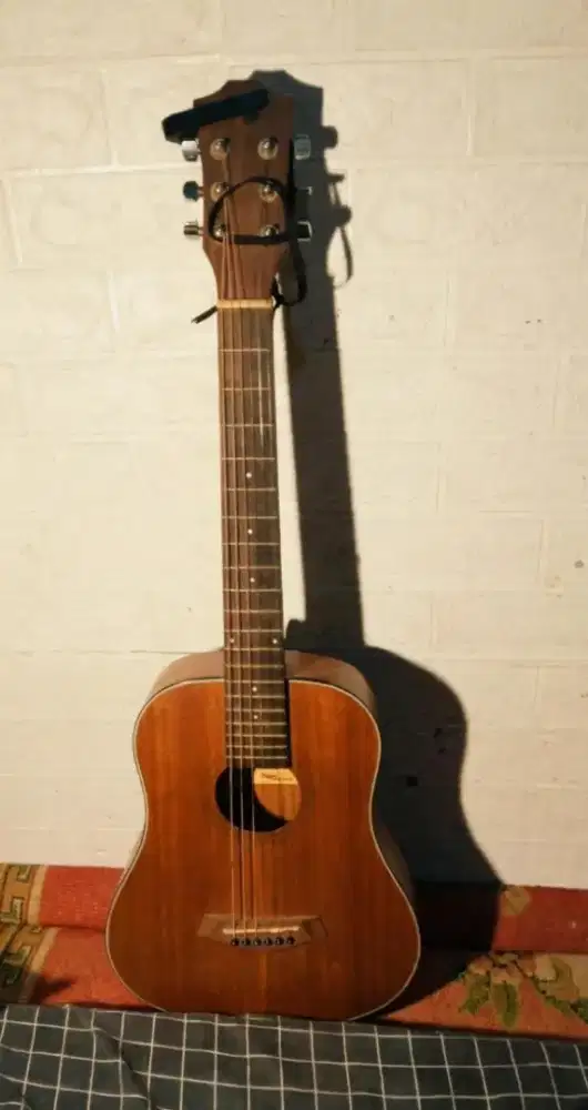 Gitar akustik Cowboy
