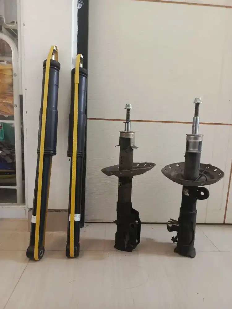 Suspensi depan belakang honda mobilio