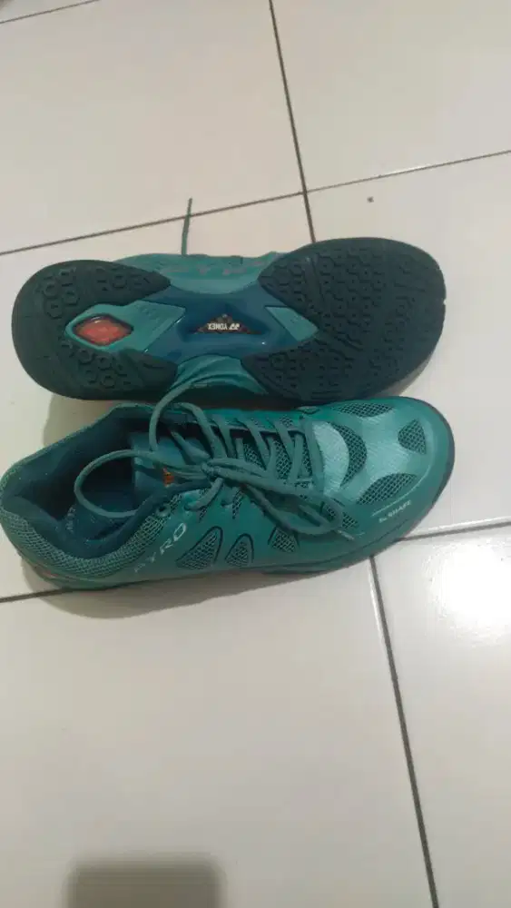 Jual Sepatu Badminton Yonex Pyro