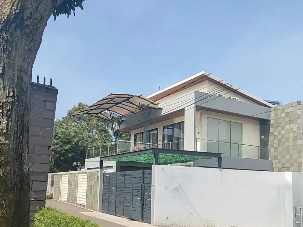 DIJUAL RUMAH Cantik Hoek Full Renov Dalam Komplek Nyaman Siap Huni