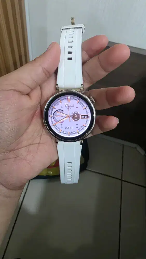 Huawei watch GT 4 gold