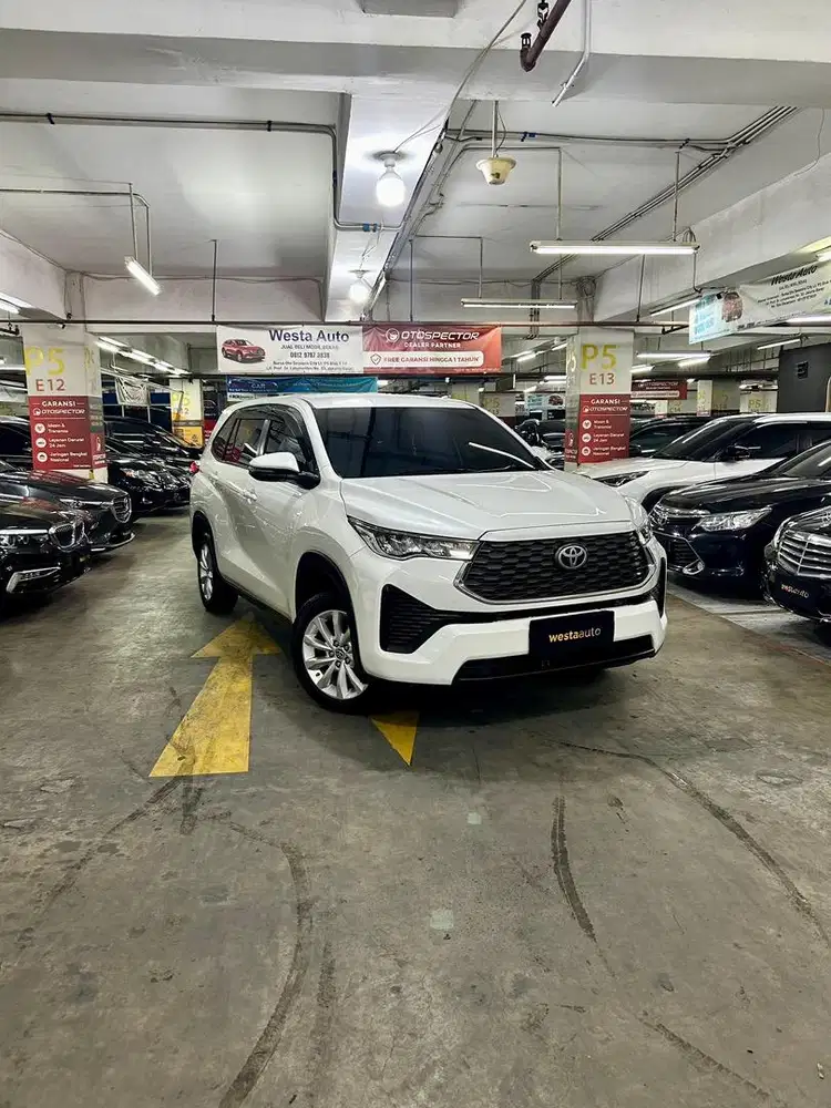Toyota Innova Zenix 2.0 V AT Bensin 2023 like new 2024