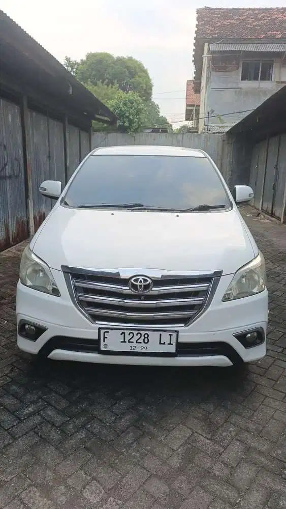 Toyota Kijang Innova 2014 Bensin