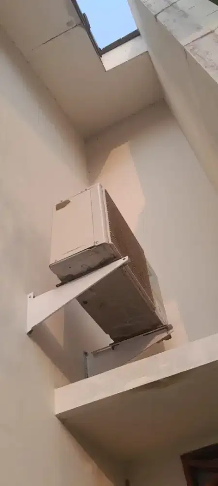 Terima AC bekas atau mati total
