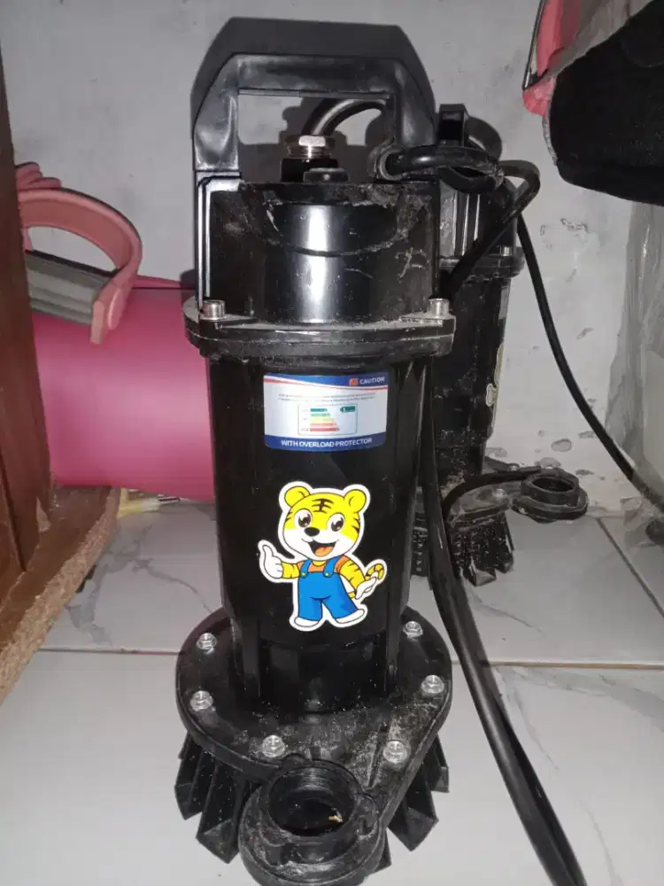 Mesin pompa celup