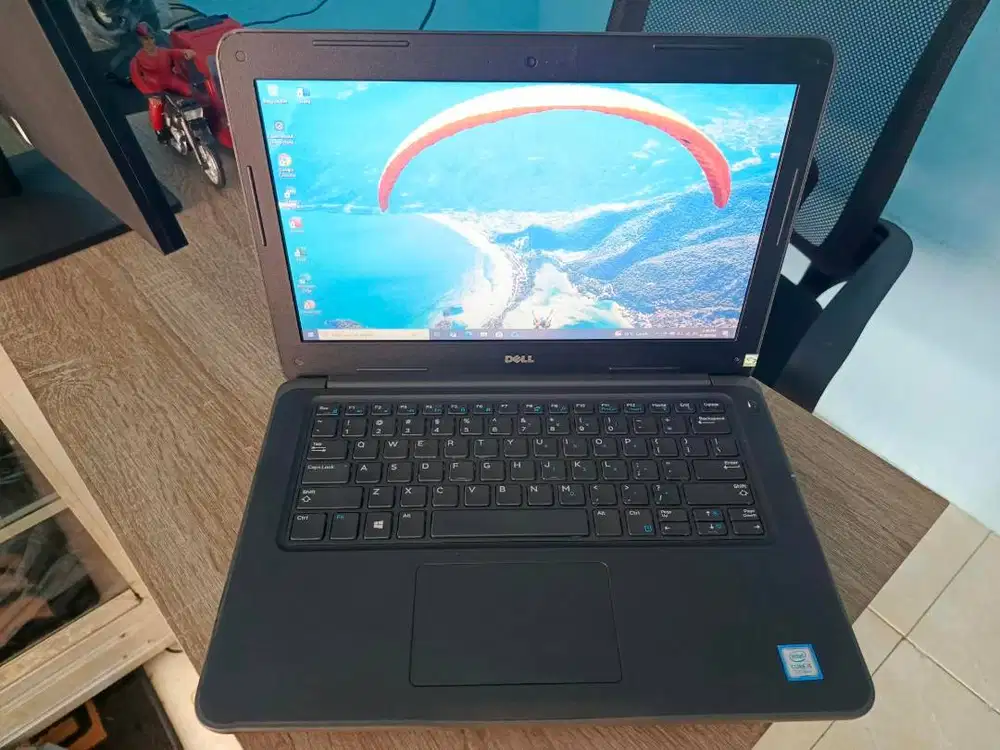 Laptop Dell Latitude 3380