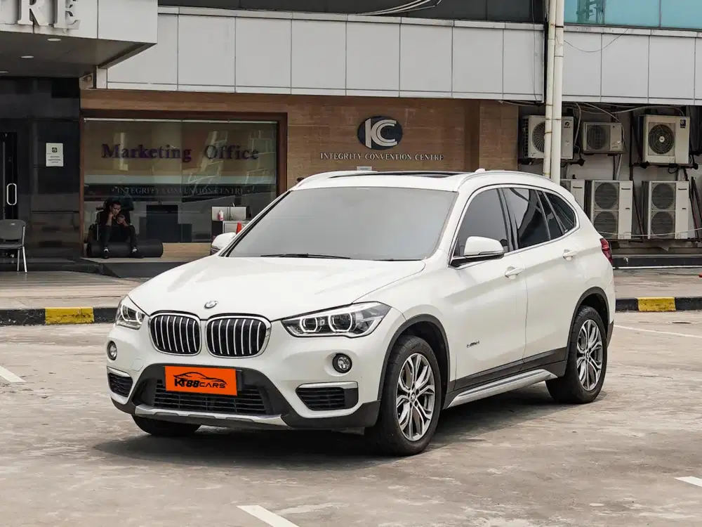 Bmw X1 X-line SDrive 1.5 AT 2017