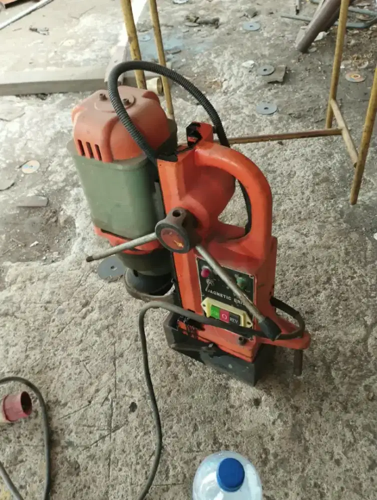 Mesin bor duduk kondisi masih bagus