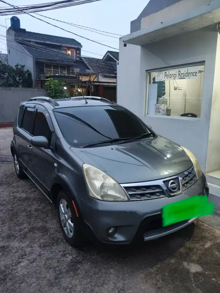 Nissan Livina 2010 Bensin