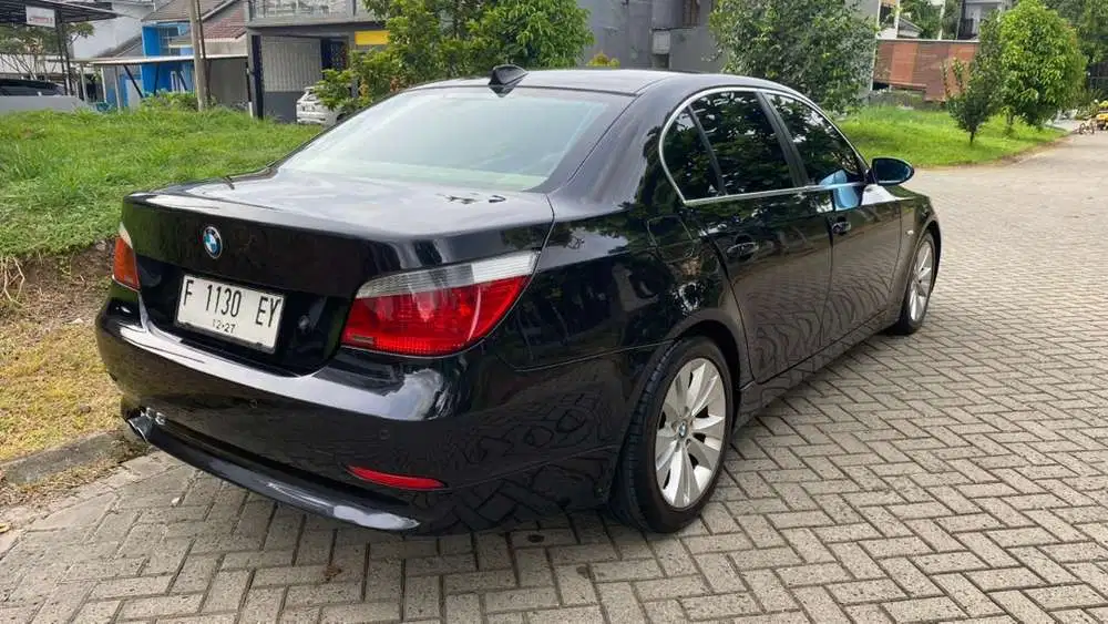 BMW 330i 2004 Bensin