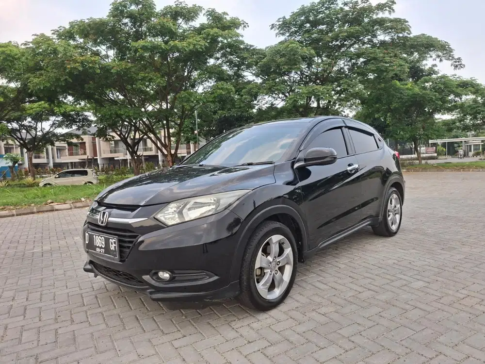 DP 10jt hr-v e cvt 2017 black