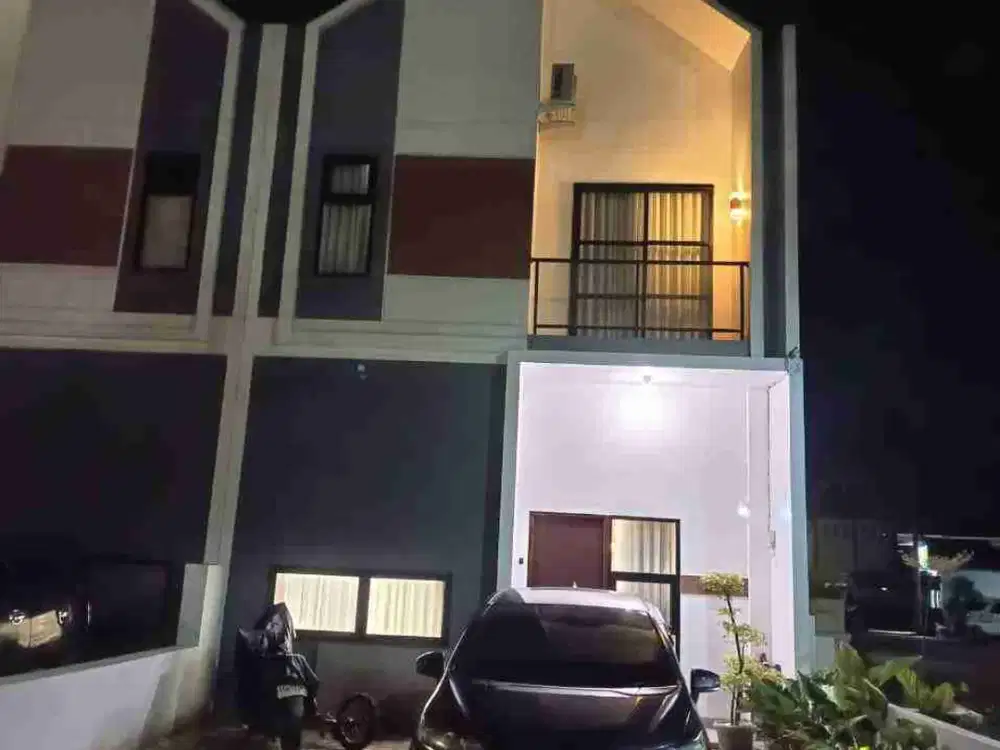 DISEWAKAN Town House  2 Lantai Dekat Pusat Keramaian