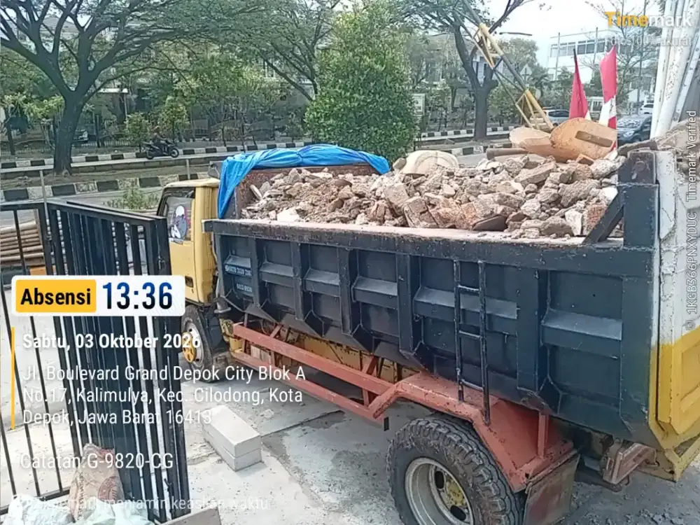 Sewa truk buang puing atau sampah proyek dll