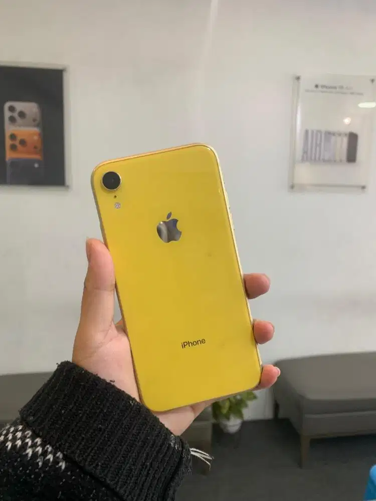 IPHONE XR 128GB FULLSET TERIMA TT KREDIT SERVISE