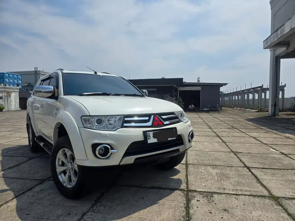 Harga Cash Mitsubishi Pajero Sport Dakar VGT Solar AT 4x2 2013/2014
