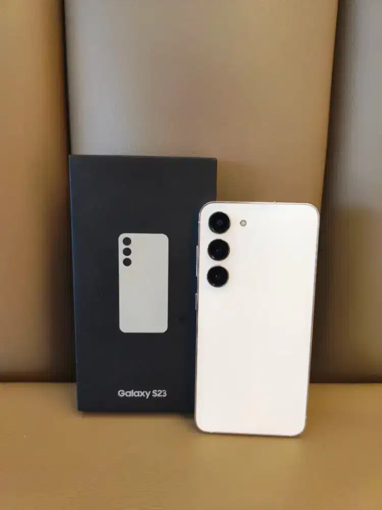 Samsung s23 8/256 GB