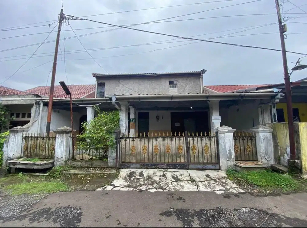 Jual Rumah 2 Lantai - 5 KT - 2 KM
