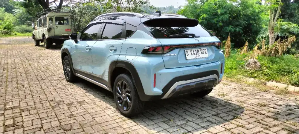 suzuki fronx sgx hybrid two tone