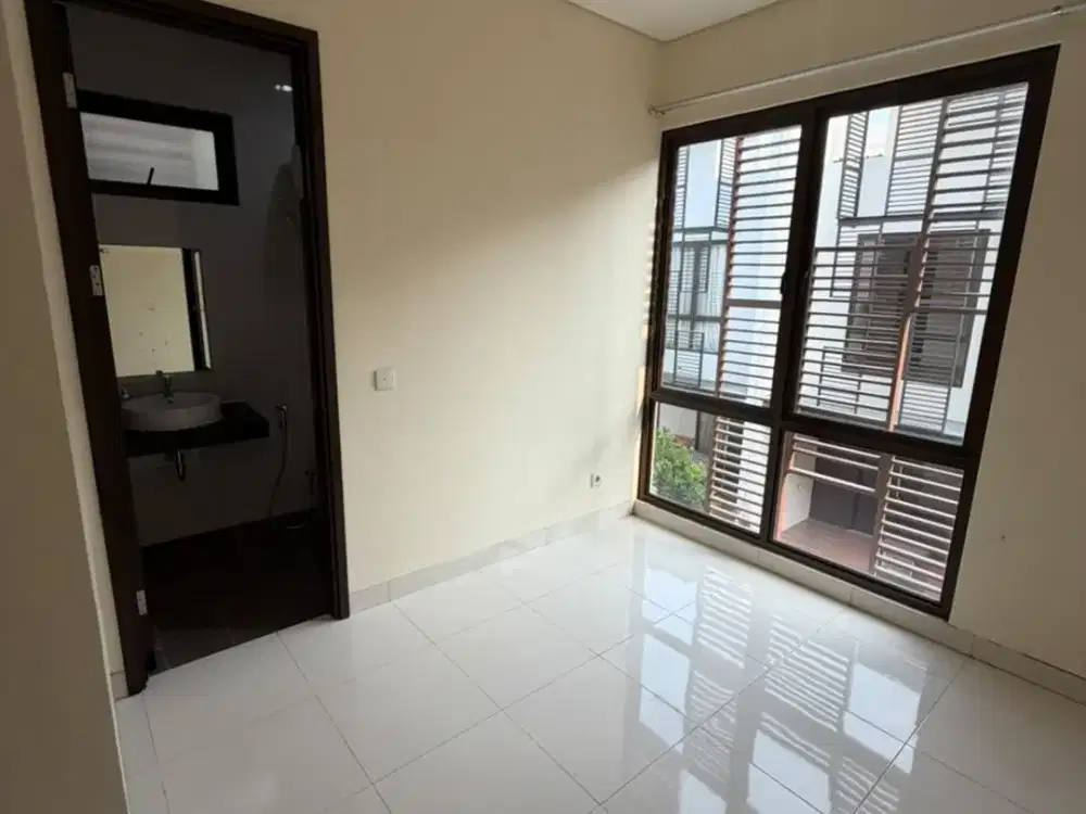 Di Jual  Rumah BSD  Cluster Whelford  Greenwich Park Rumah Rapi dan siap huni