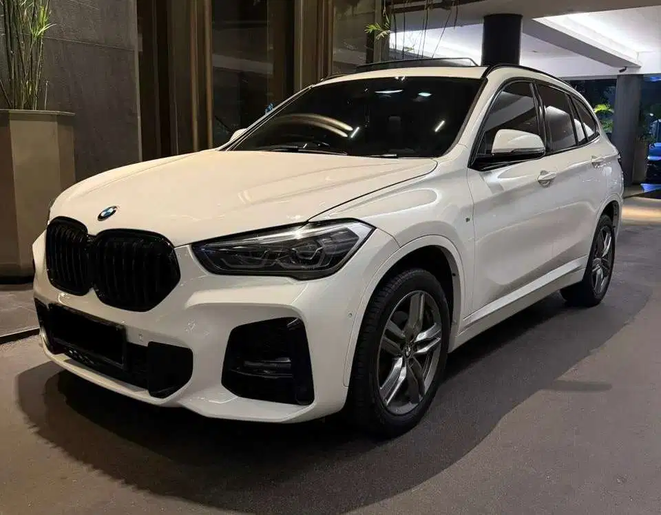 BMW X1 nik 2022 M Sport Panoramic Facelift TDP 20 JT