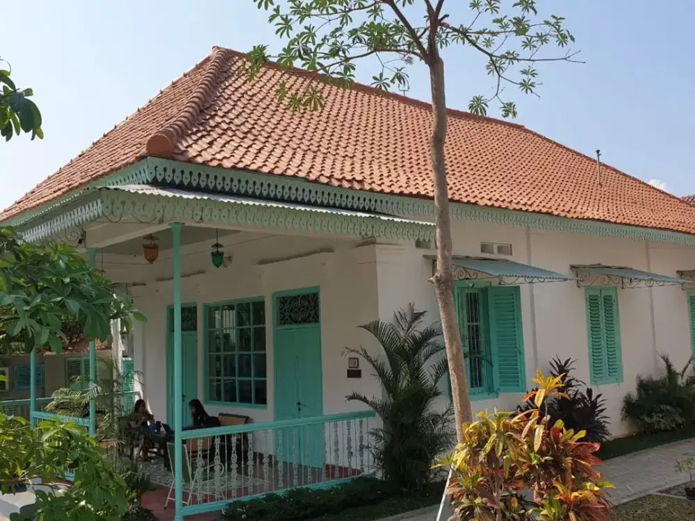 For Rent Rumah Usaha Ex Resto di Jalan Dinoyo Surabaya Pusat Strategis