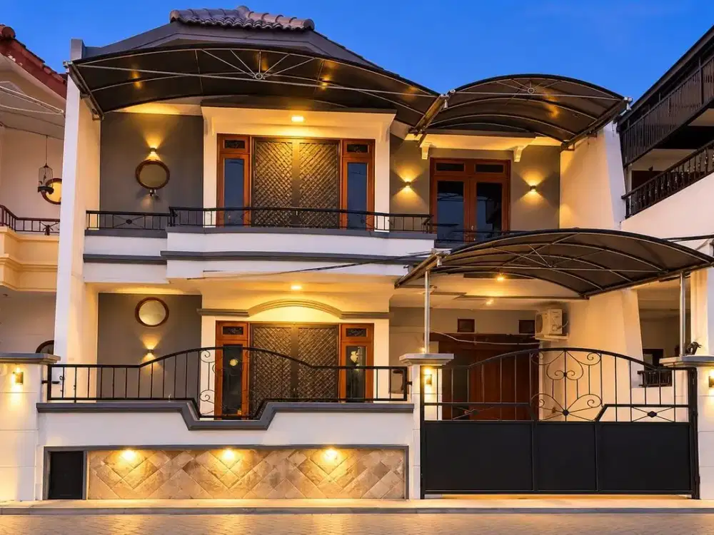 Rumah Full Renovasi 2 Lantai Daerah Lebak, Row Jalan Lebar Dekat Pusat Kota