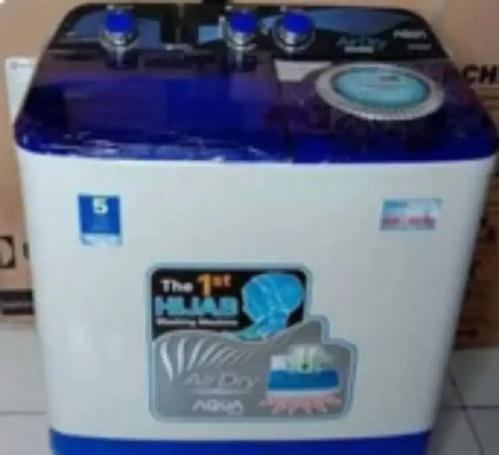 Dijuaal mesin cuci 2 tabung merk Aqua masih mulus.