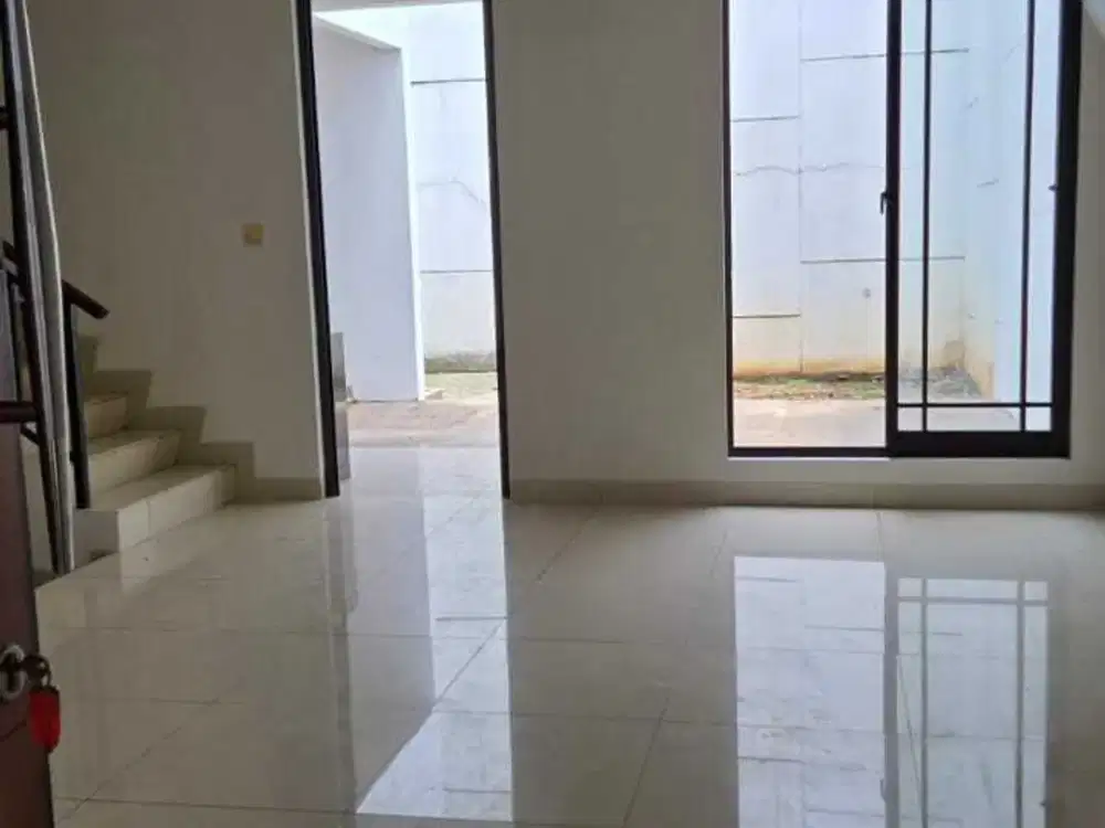 Di Sewakan Rumah Green Lake City Cluster Asia Kosongan, Siap Huni