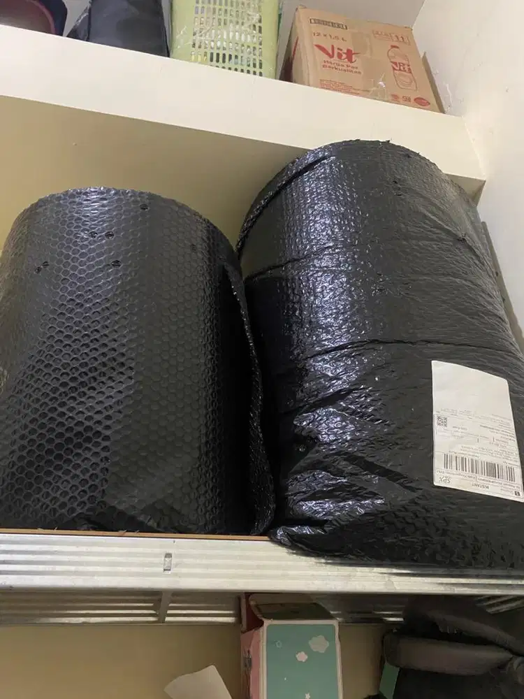 Bubble wrap hitam