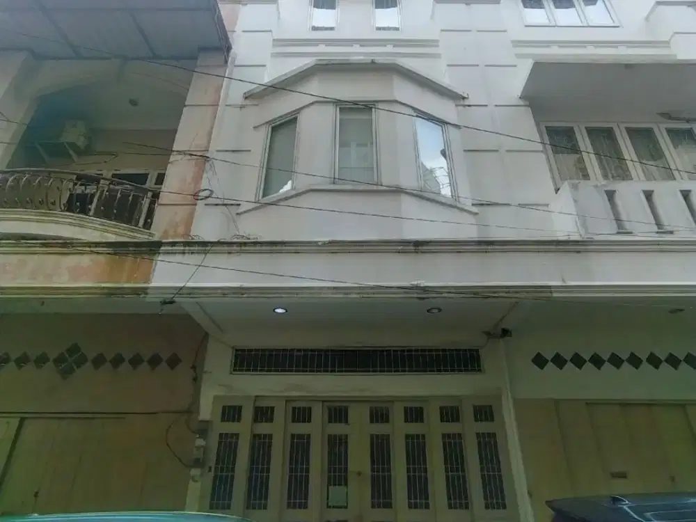 Ruko di Jalan S Parman ( Gg. Harapan / Samping Lab Prodia )