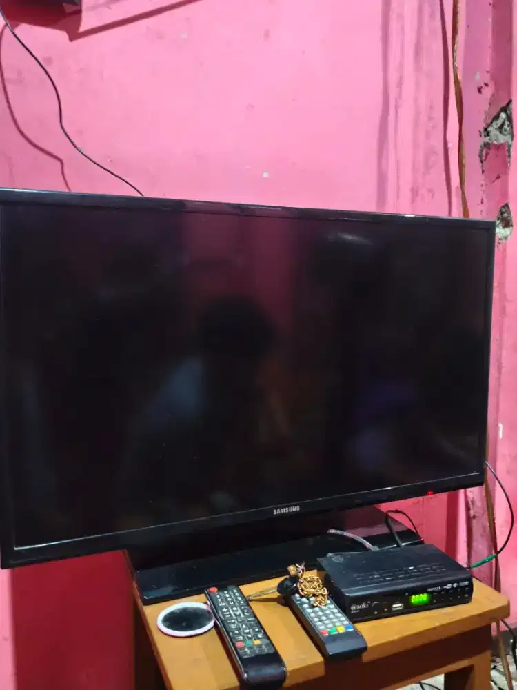 Samsung LED 32inch Lengkap STB dan Antena