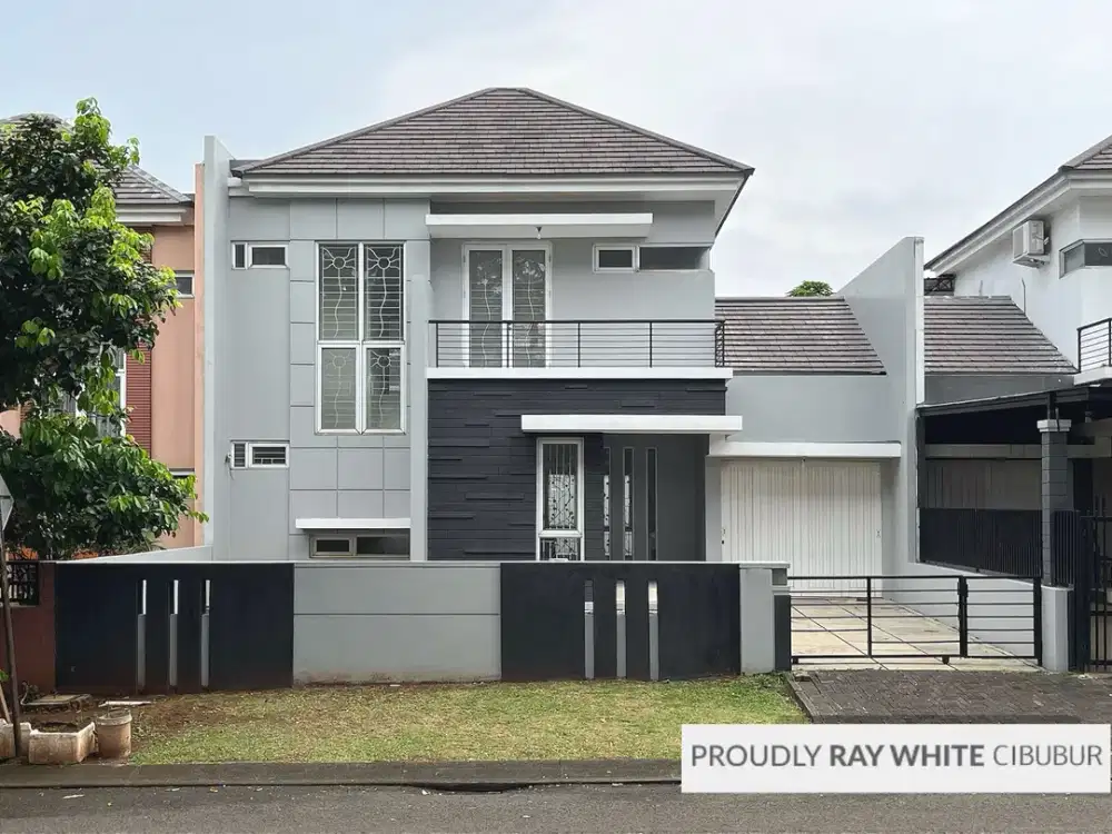 Rumah Siap Huni, Halaman Belakang Luas, Lokasi Strategis di Boulevard Kota Wisata Cibubur
