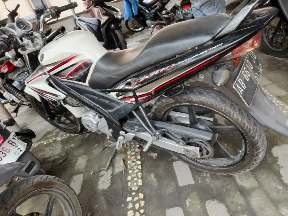 Vixion THN 2012 plat AB sleman
