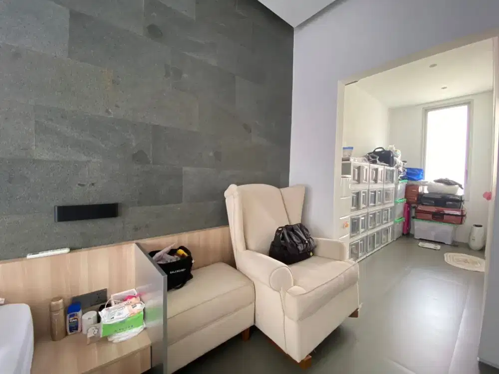 Dijual Rumah Nyaman Siap Huni Semi Furnished Lokasi Strategis di Singgasana Pradana Bandung