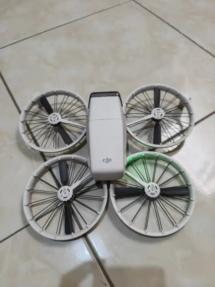 Drone DJI FLIP I Camera Drone Foldable 249g