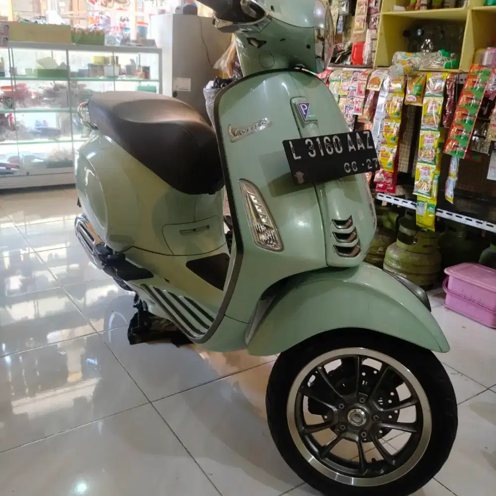 Vespa venevera 2022 L Surabaya